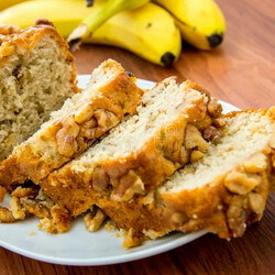 Сметанный кекс с грецкими орехами