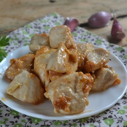 Курица в мультиварке под соусом