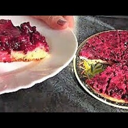 Пирог клафути с крыжовником.