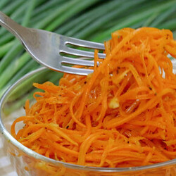 Морковь по-корейски.