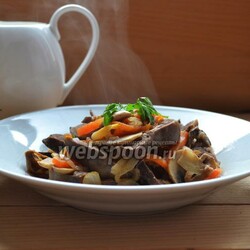 Тушеное сердце с фасолью и овощами