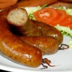 Колбаса из картофеля с салом в свиной кишке