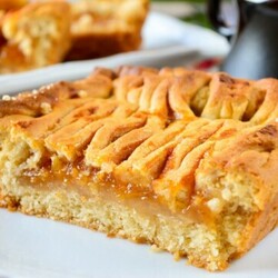 Постный пирог с вареньем за 40 минут: бюджетно, вкусно и быстро.