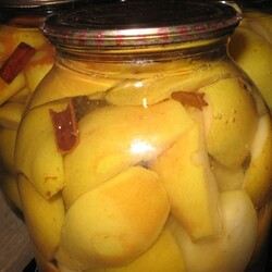 Груши консервированные "Пряные"
