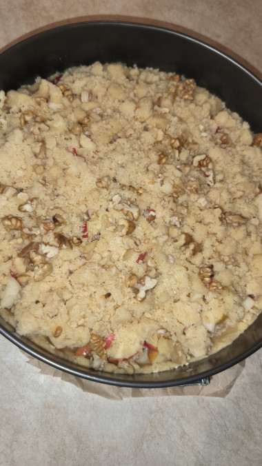 Я присыпала ещё грецким орехом.