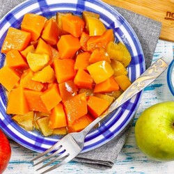 Тыква с яблоками в мультиварке