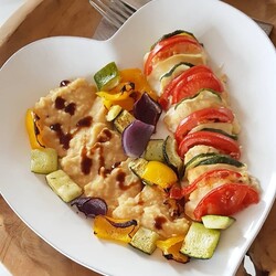 Куриная грудка с моцареллой и помидорами