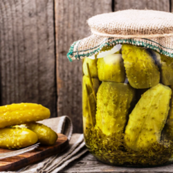 Квашеные огурцы в банках на зиму: как бочковые, холодным способом, 11 простых рецептов