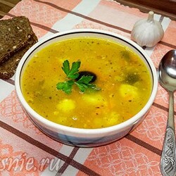 Суп гороховый с оливками и цветной капустой