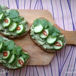 Как приготовить Тосты с гуакамоле и огурцом