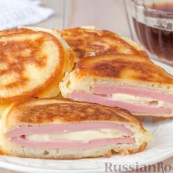 Рецепт: Оладьи с колбасой и сыром на RussianFood.com