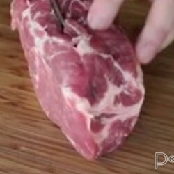 Как разделать мясо для рулета - видео