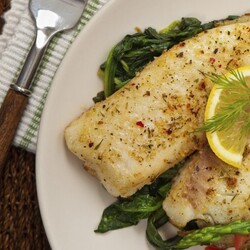 10 рецептов сочного минтая в духовке - Лайфхакер