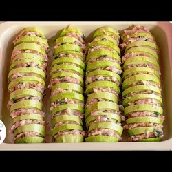 Видео -  Кабачки с Фаршем в Духовке БЕЗ ХЛОПОТ. Готовим дома Быстрый УЖИН из кабачков