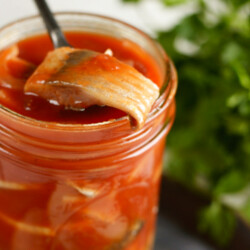 Селедка в томатном соусе