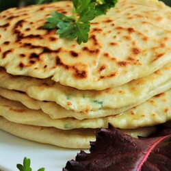 Творожно-сырная лепёшка