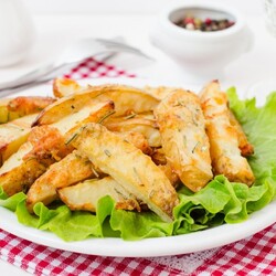 ​Картофель, запеченный со сметаной в микроволновой печи