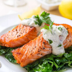 Рыба под сливочным соусом с зеленью