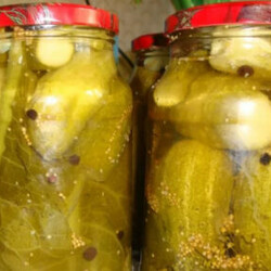 Рассол для огурцов с добавлением сахара и горчицы
