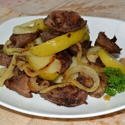 Куриная печень с яблоками
