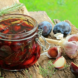 Маринованные сливы с чесноком Сливовое наслаждение