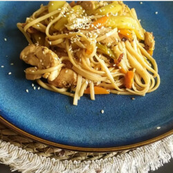 Удон с курицей