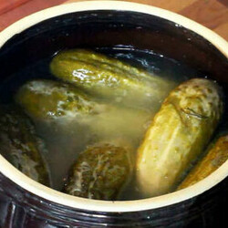 Рассол для засолки огурцов холодным способом