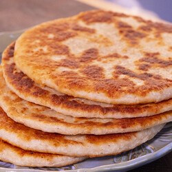 Сырные лепешки