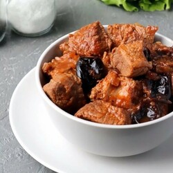 Индейка с черносливом в томатном соусе - Sportivnoe.ru