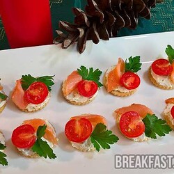 Канапе з червоною рибою | Мої улюблені рецепти