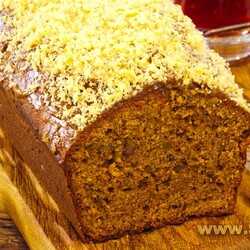 Кекс с вареной сгущенкой и грецкими орехами