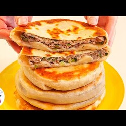 ВЫ ЗАБУДЕТЕ про БЕЛЯШИ и ЧЕБУРЕКИ! МУКА + КИПЯТОК! Я Не УСТАЮ ИХ Готовить! Быстрые ЛЕПЕШКИ!