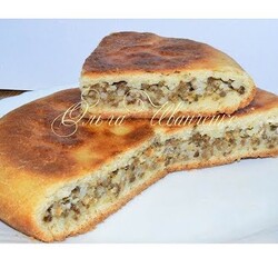 Пирог без духовки с мясной начинкой