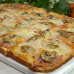 Пирог «Дежурный»: готовится за 5 минут без замеса — вкусная альтернатива пицце