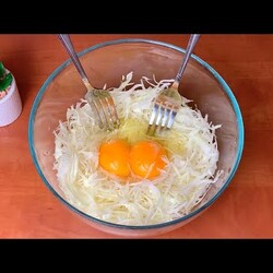 Капуста и 2 Яйца! КАПУСТА вкуснее чем, пицца! Простой рецепт! Быстрая Запеканка на сковороде !