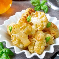 Запеченная цветная капуста с чесночным маслом на Вкусном Блоге