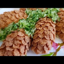 ТАКОЙ САЛАТ ТОЧНО ДОЛЖЕН БЫТЬ НА ПРАЗДНИЧНОМ СТОЛЕ!!!  Cones Salad decorate the Festive Table
