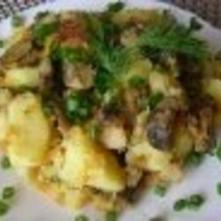 Тушеный картофель с замороженными грибами - пошаговый рецепт с фото на Повар.ру