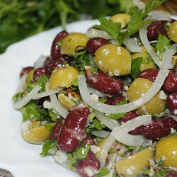 Салат оливки+фасоль