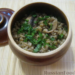 Перловая каша с грибами в горшочке