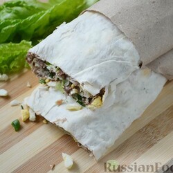 Лаваш с консервированным тунцом