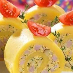 Рулет из сыра, ветчины и шампиньонов, пошаговый рецепт с фото