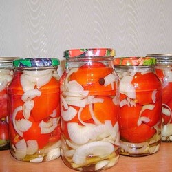 Помидоры маринованные с луком по-фински на зиму Видеорецепт