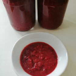 Острый соус из сливы и болгарского перца на зиму