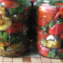 Овощное ассорти с баклажанами на зиму