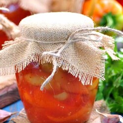 Лечо по-болгарски с чесноком на зиму