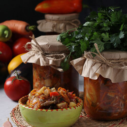 Салат-закуска из баклажанов на зиму и не только