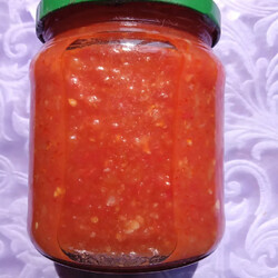 Острая аджика из томатов и перцев на зиму