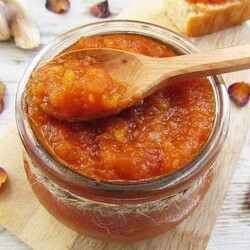 Кетчуп из кабачков, лука, чеснока в томатной пасте на зиму