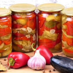 Баклажаны и болгарский перец слоями с чесноком маринованный на зиму и в холодильник